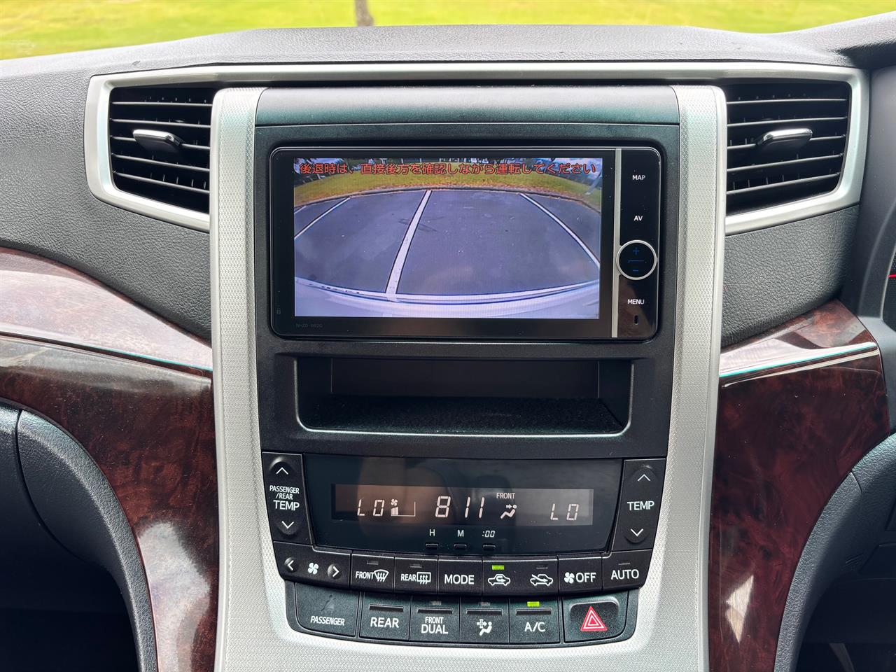 2012 Toyota Alphard thumbnail