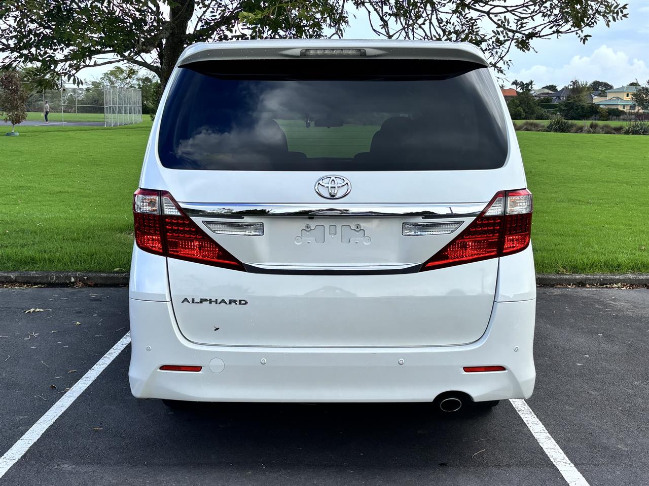 2012 Toyota Alphard thumbnail