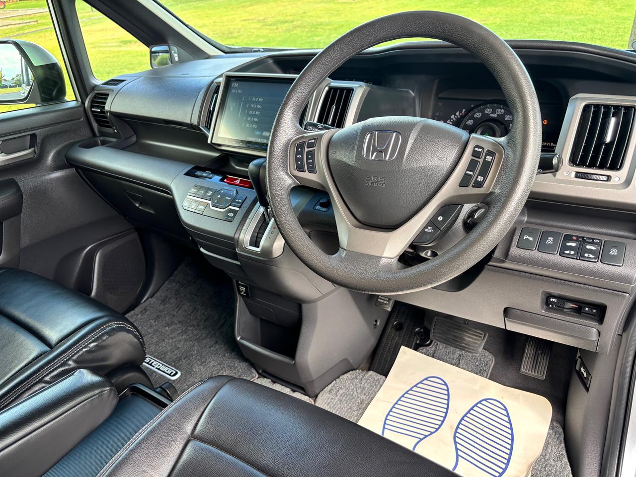 2014 Honda Stepwagon thumbnail
