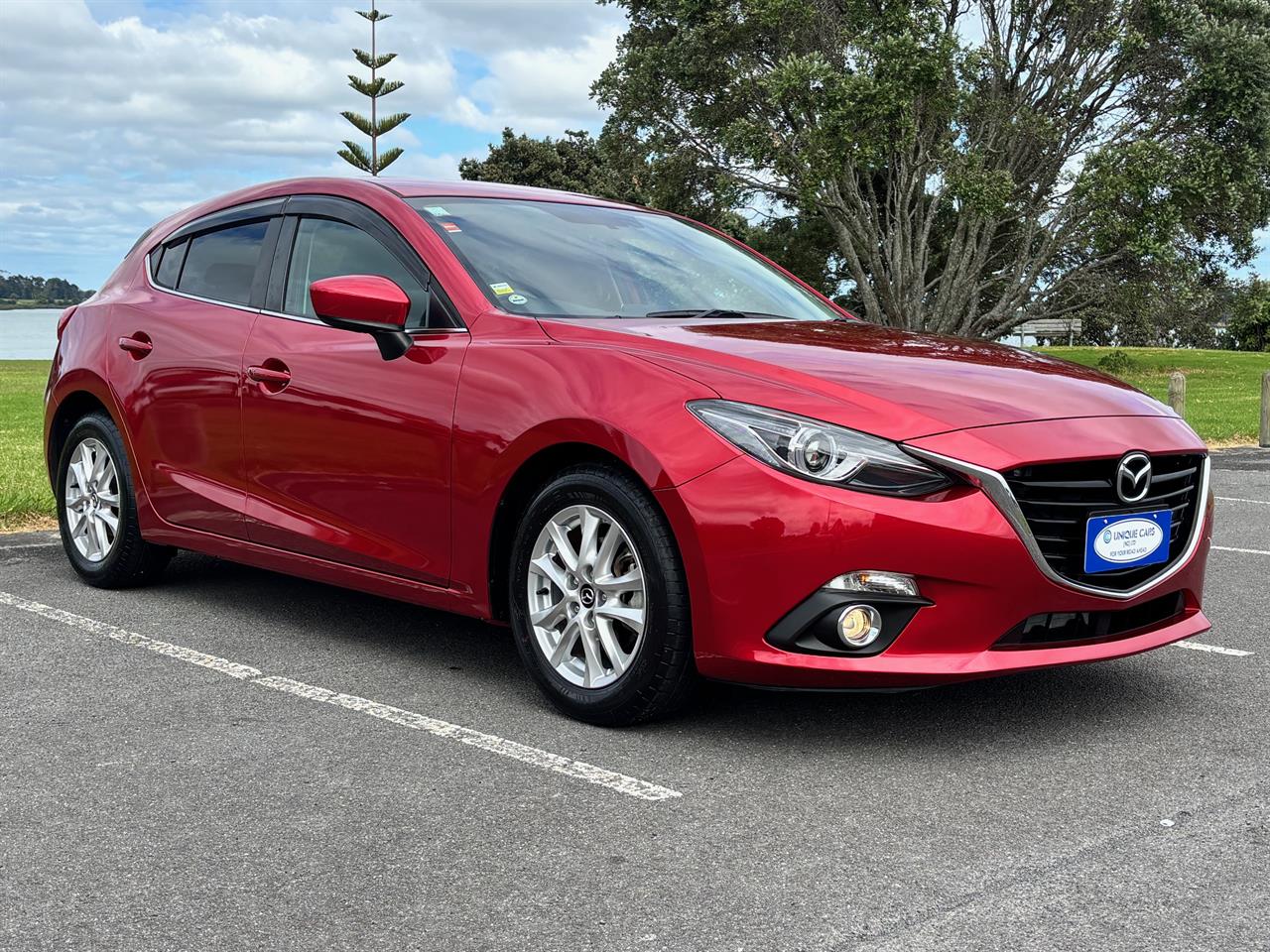 2014 Mazda Axela thumbnail