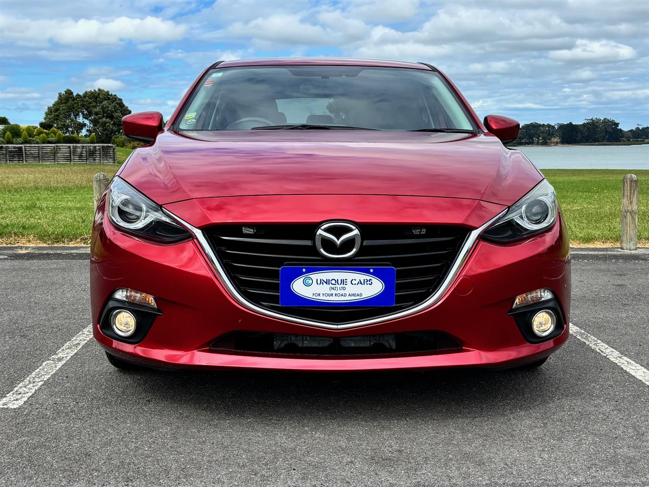 2014 Mazda Axela thumbnail
