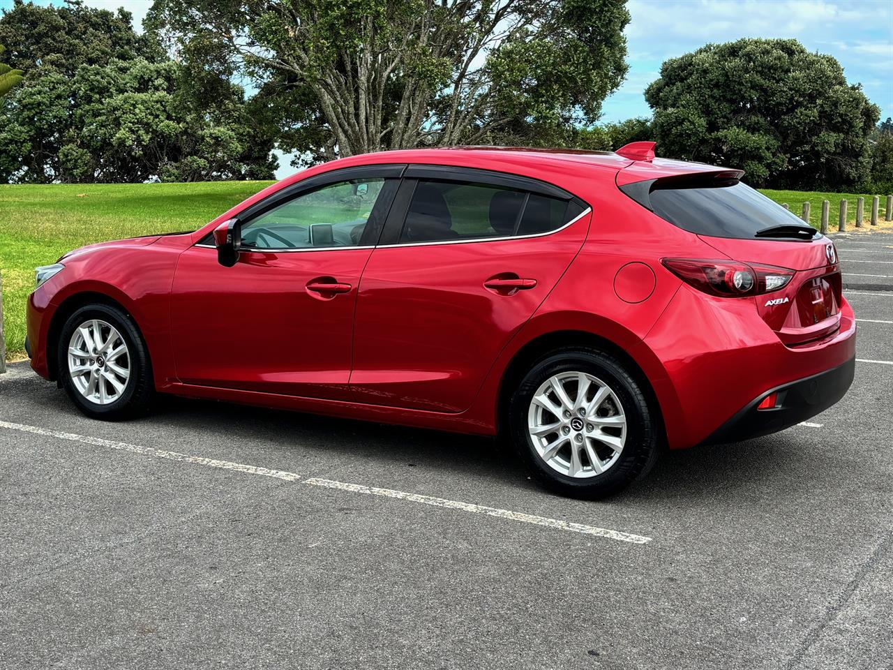2014 Mazda Axela thumbnail