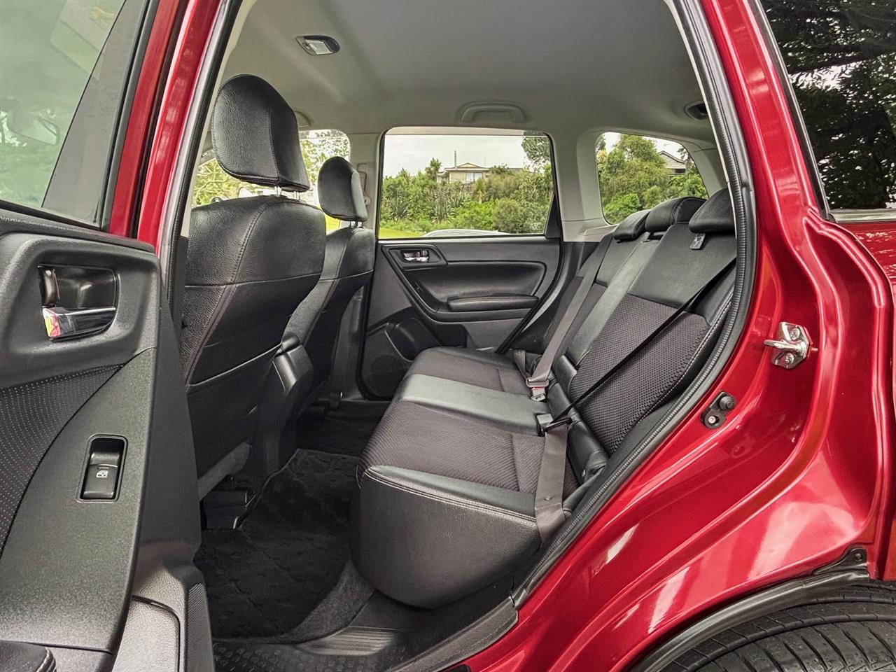 2015 Subaru Forester thumbnail
