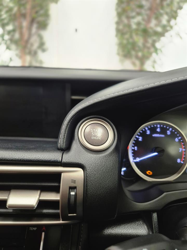 2013 Lexus IS thumbnail