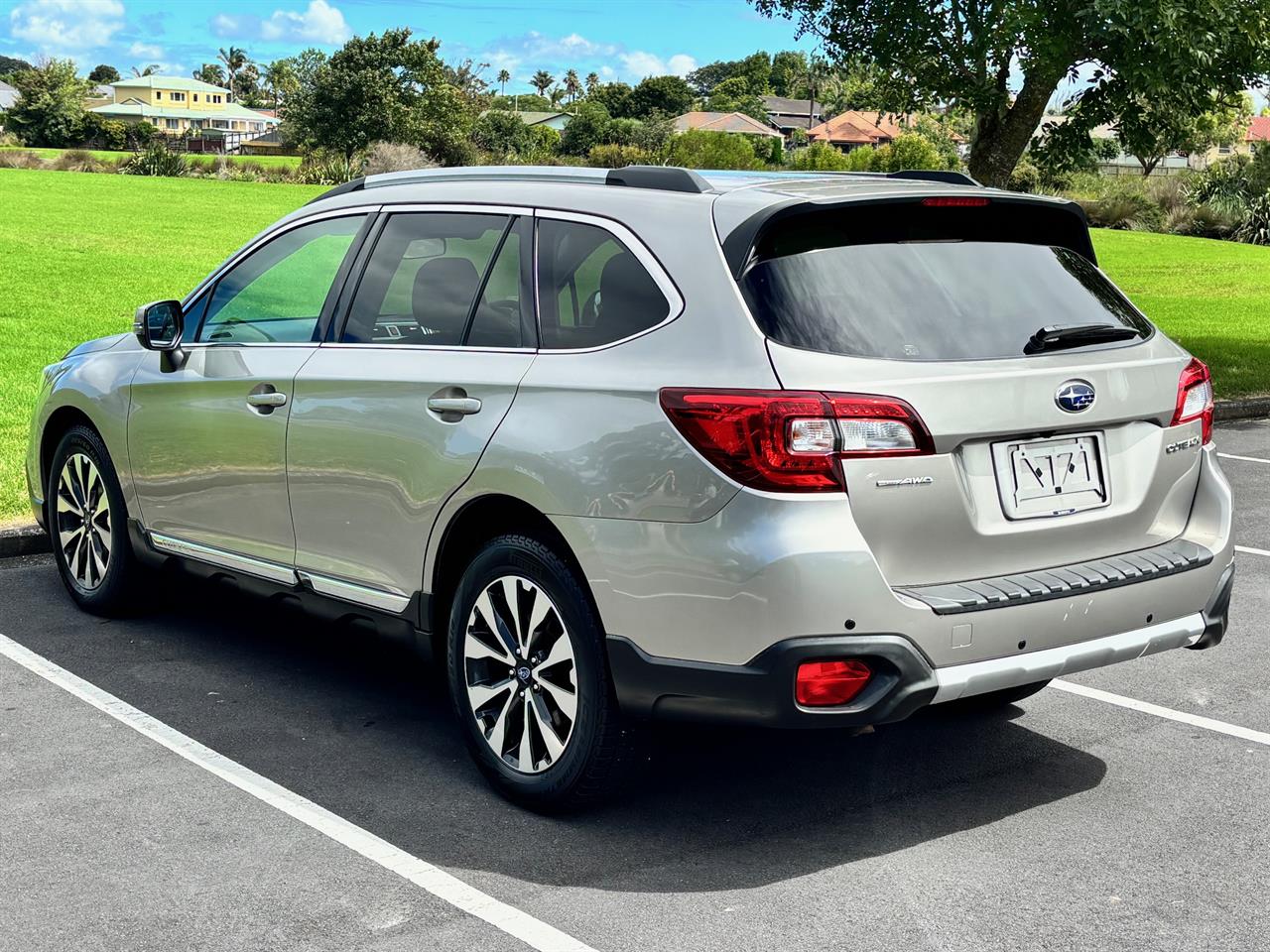 2014 Subaru Outback thumbnail