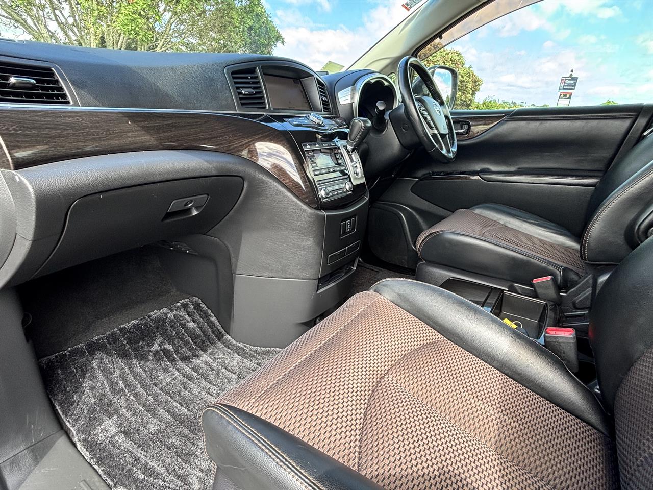 2012 Nissan Elgrand thumbnail