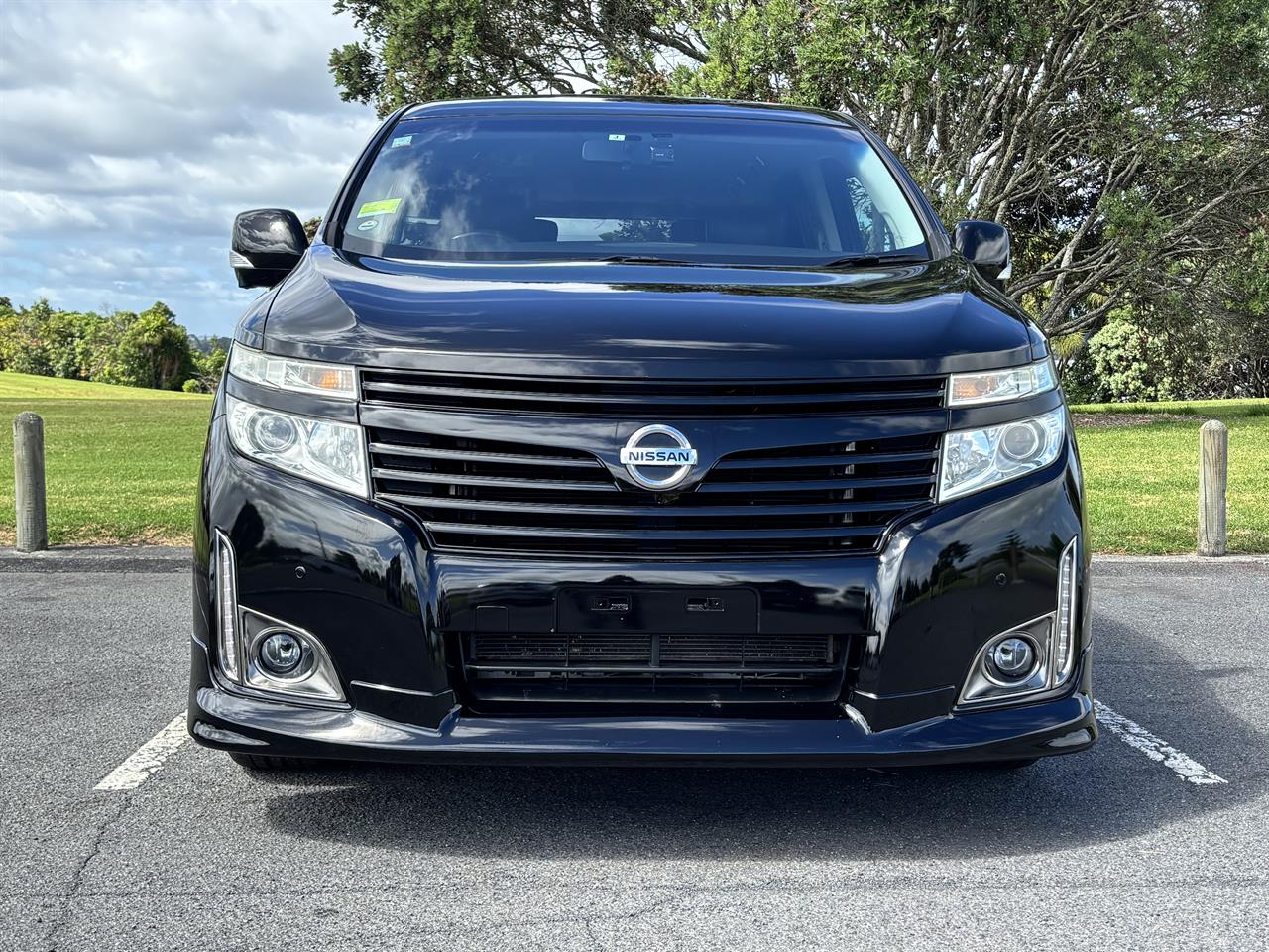 2012 Nissan Elgrand thumbnail