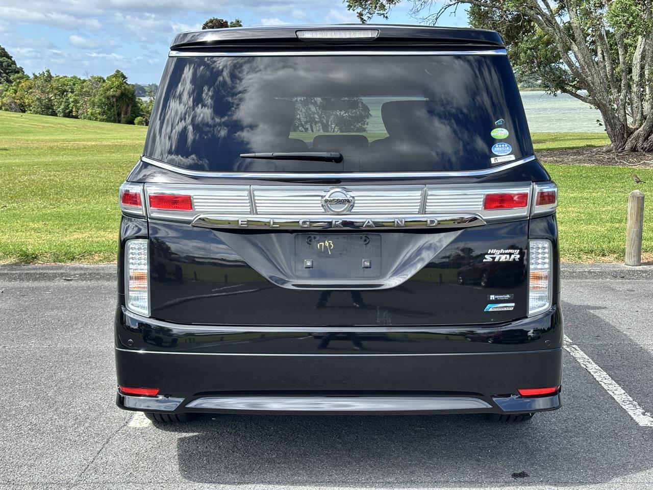 2012 Nissan Elgrand thumbnail