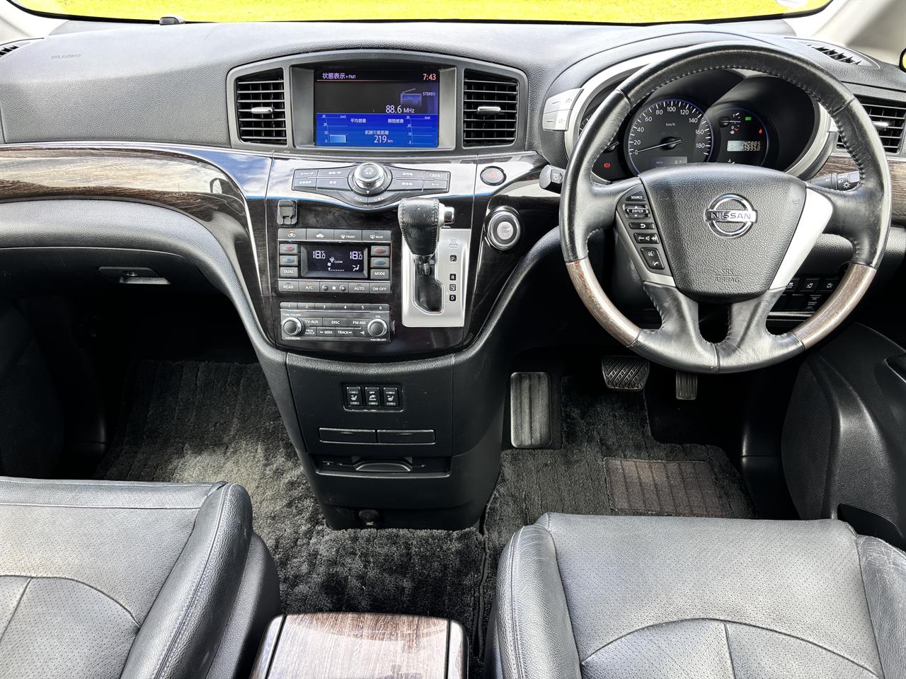 2013 Nissan Elgrand thumbnail