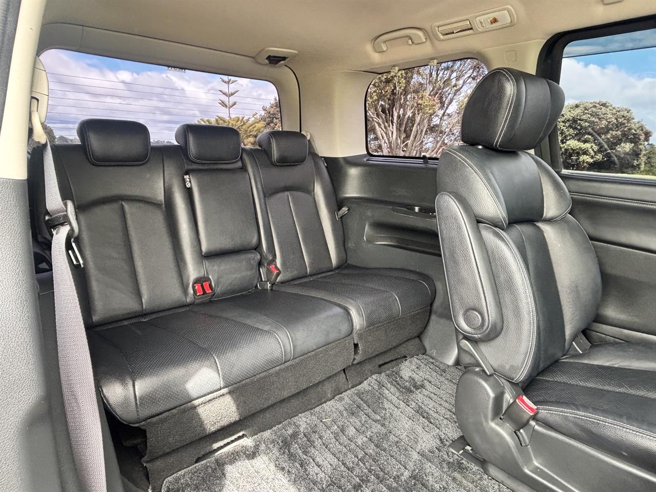 2013 Nissan Elgrand thumbnail