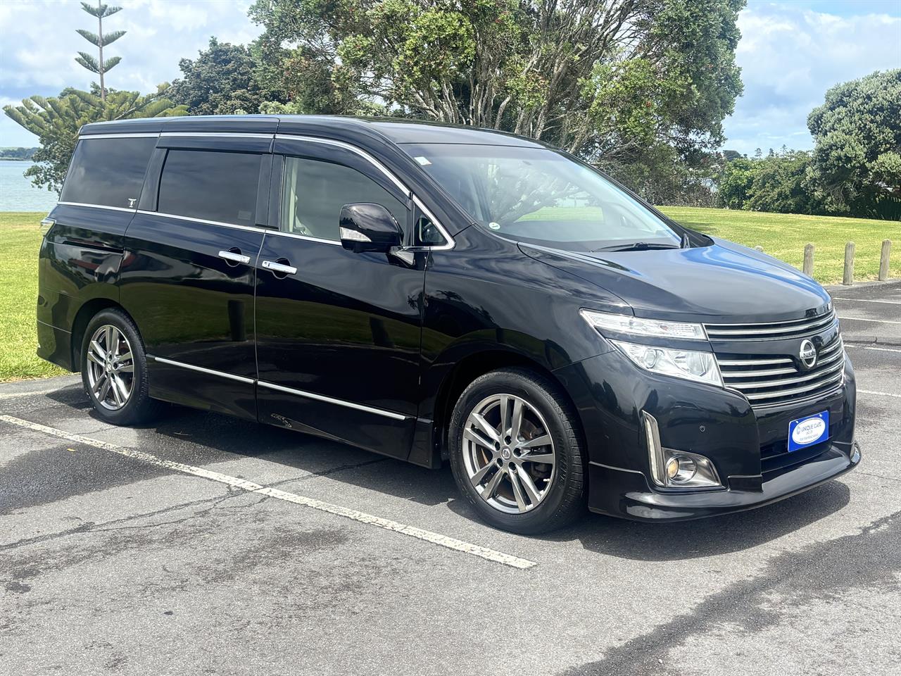 2013 Nissan Elgrand thumbnail