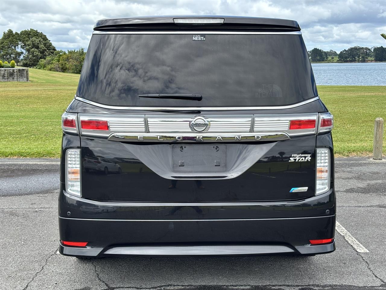 2013 Nissan Elgrand thumbnail