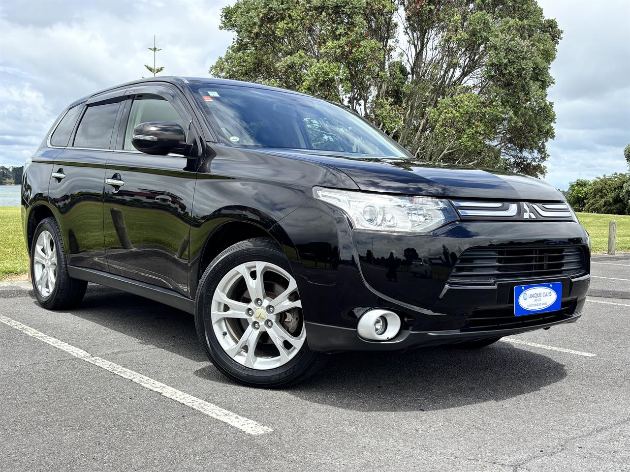 2014 Mitsubishi Outlander thumbnail