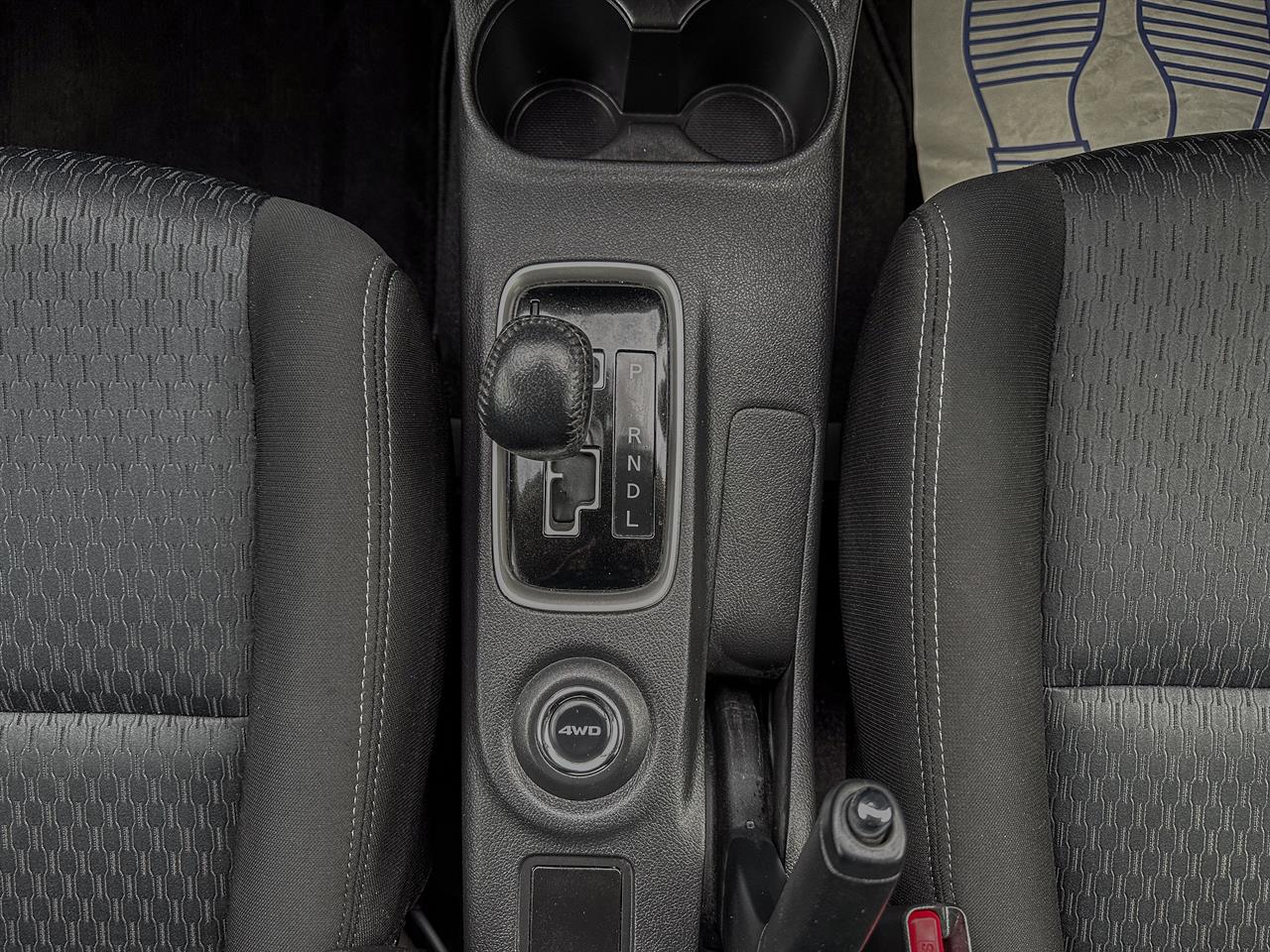 2014 Mitsubishi Outlander thumbnail