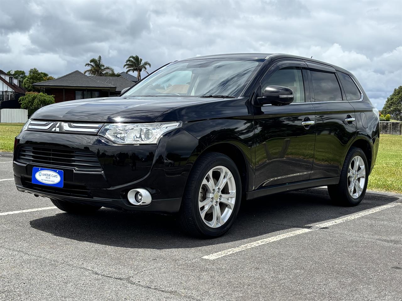 2014 Mitsubishi Outlander thumbnail
