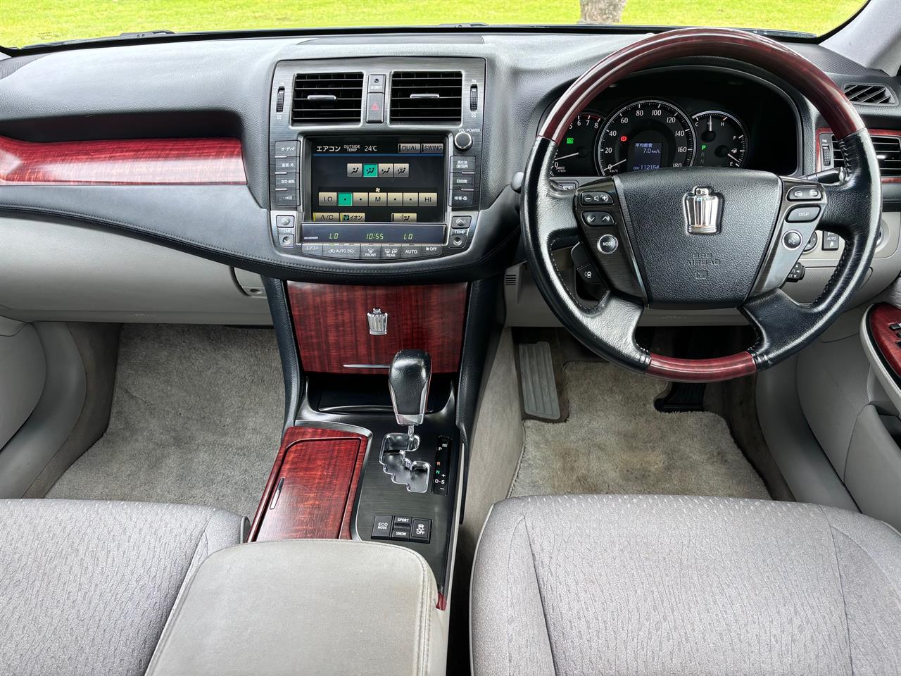2008 Toyota Crown thumbnail