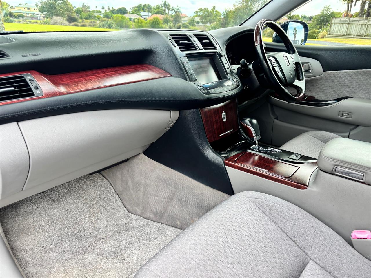 2008 Toyota Crown thumbnail