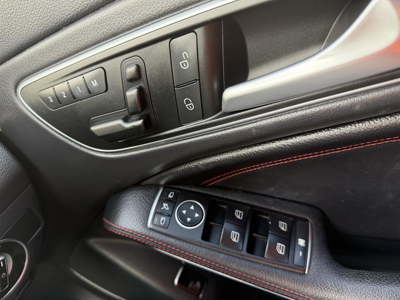 2015 Mercedes-Benz CLA250 thumbnail