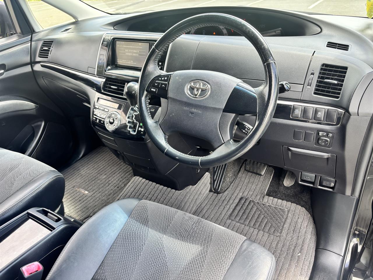 2015 Toyota Estima thumbnail
