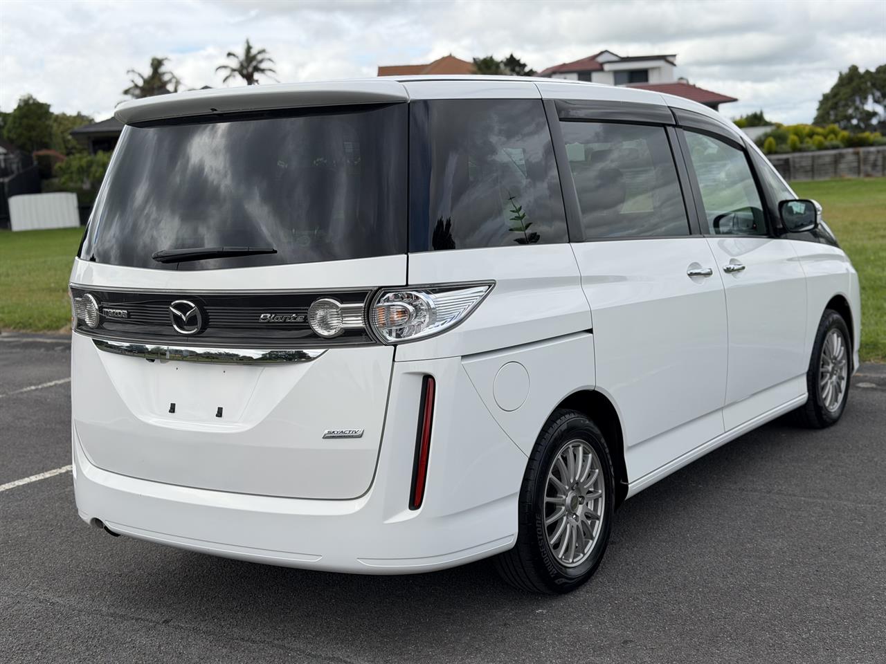 2013 Mazda Biante thumbnail