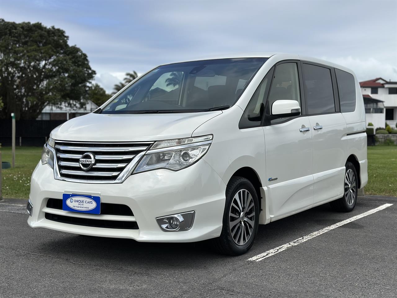 2015 Nissan Serena thumbnail