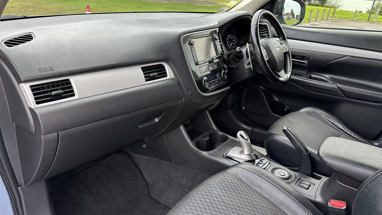 2013 Mitsubishi Outlander thumbnail