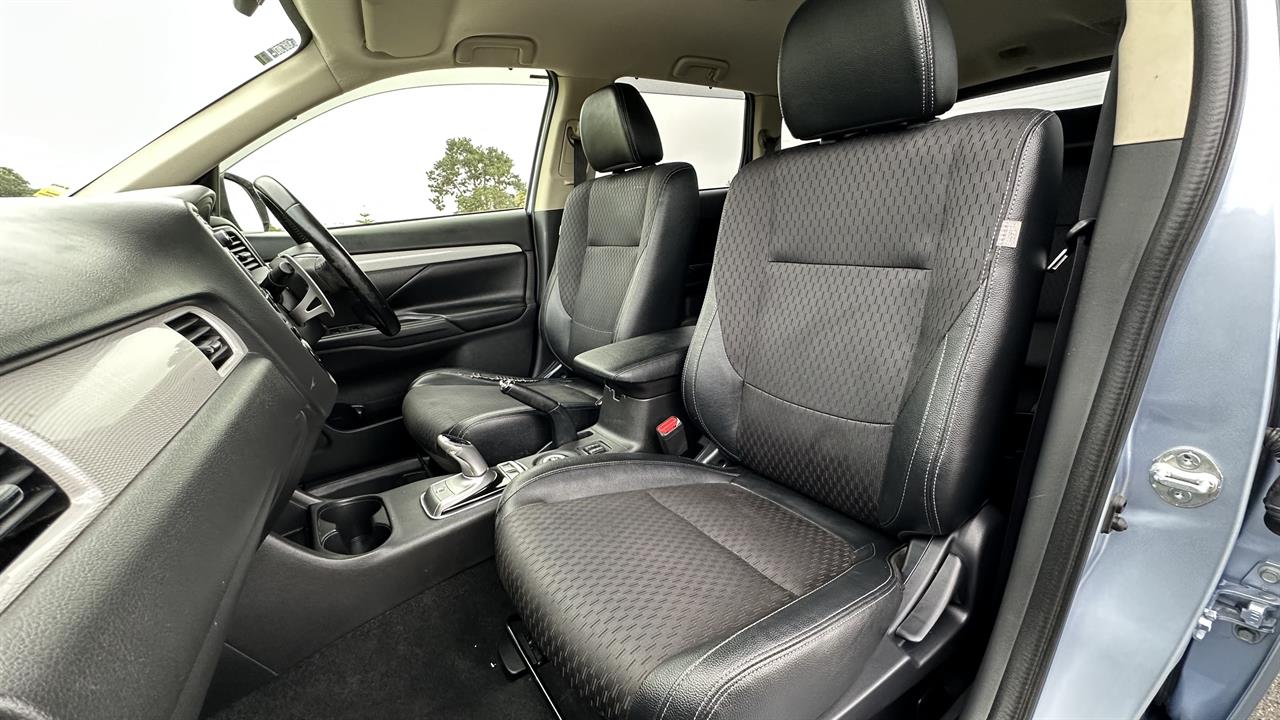 2013 Mitsubishi Outlander thumbnail