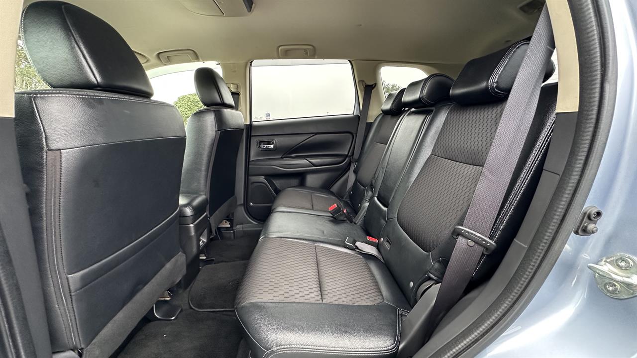 2013 Mitsubishi Outlander thumbnail