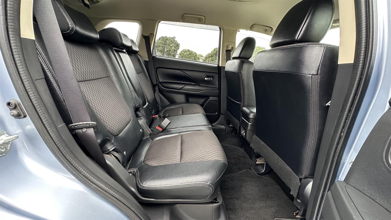 2013 Mitsubishi Outlander thumbnail
