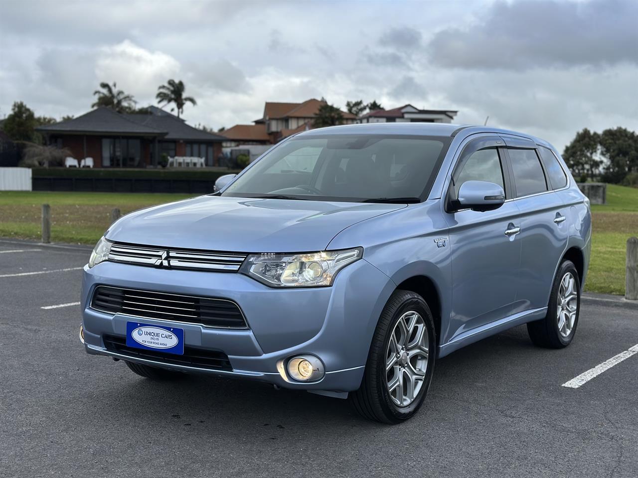 2013 Mitsubishi Outlander thumbnail