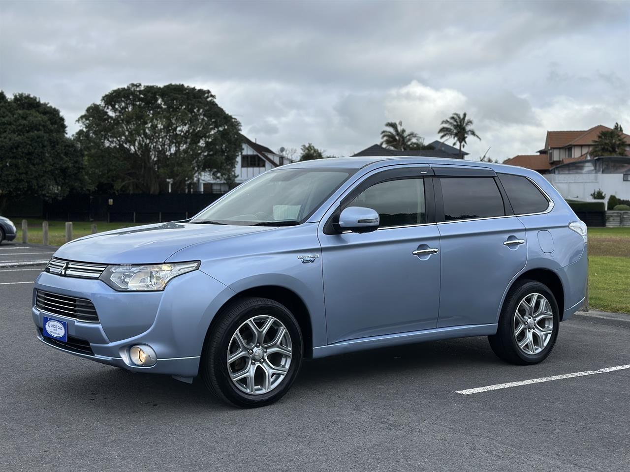 2013 Mitsubishi Outlander thumbnail