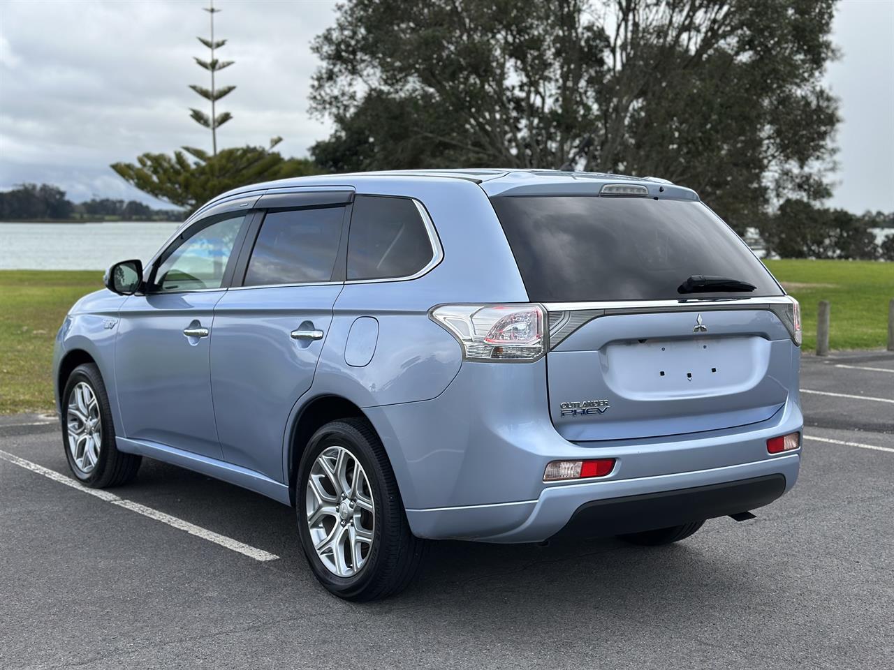 2013 Mitsubishi Outlander thumbnail