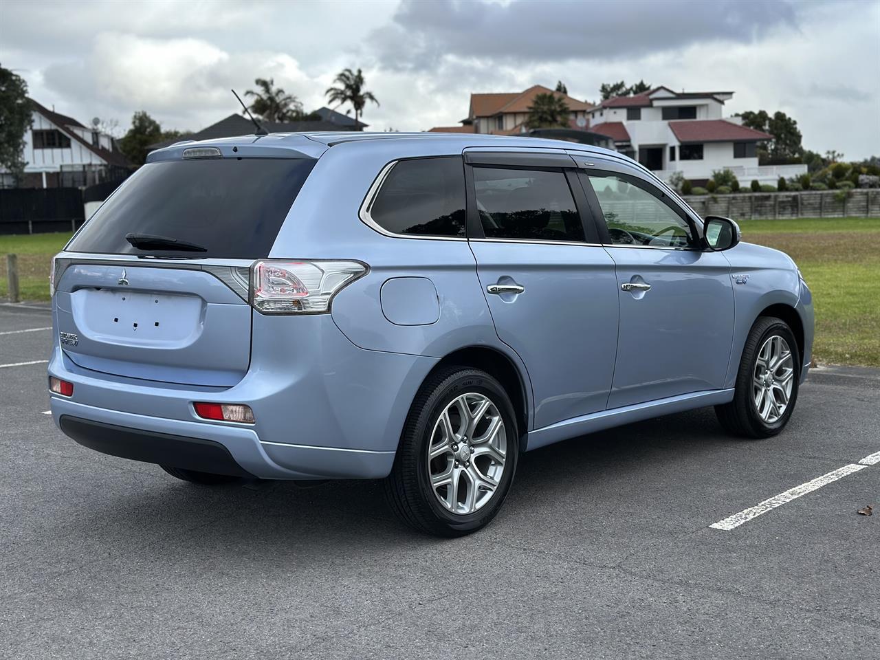 2013 Mitsubishi Outlander thumbnail