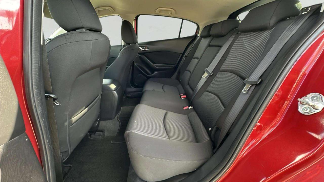 2013 Mazda Axela thumbnail