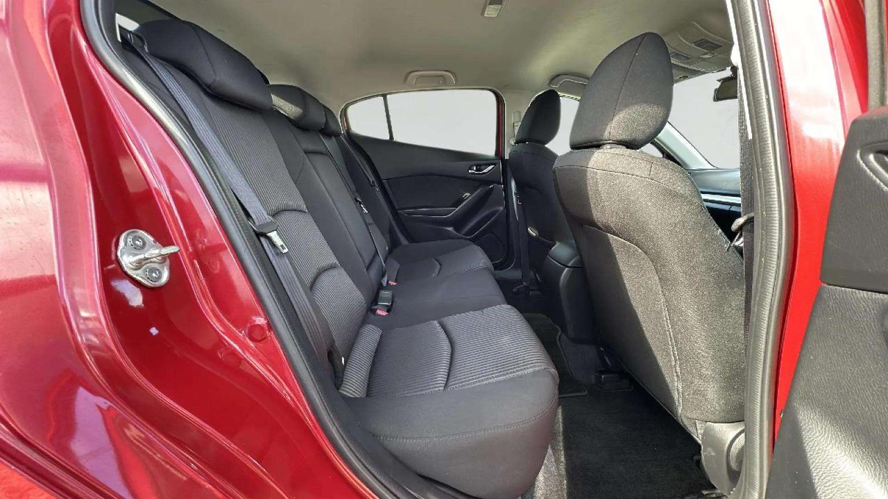 2013 Mazda Axela thumbnail