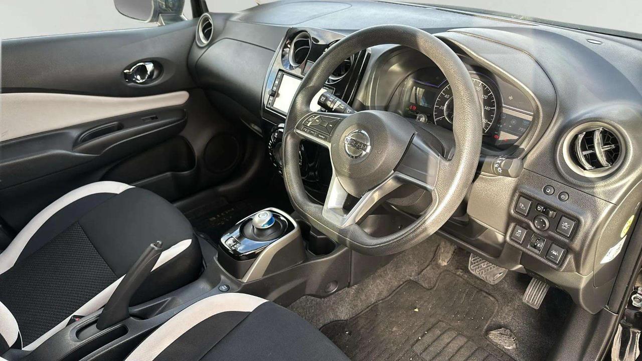 2016 Nissan Note thumbnail