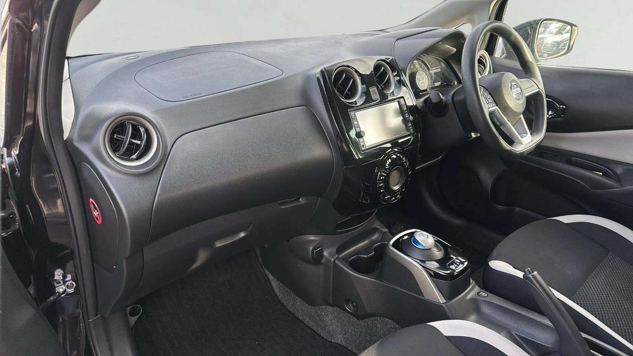 2016 Nissan Note thumbnail