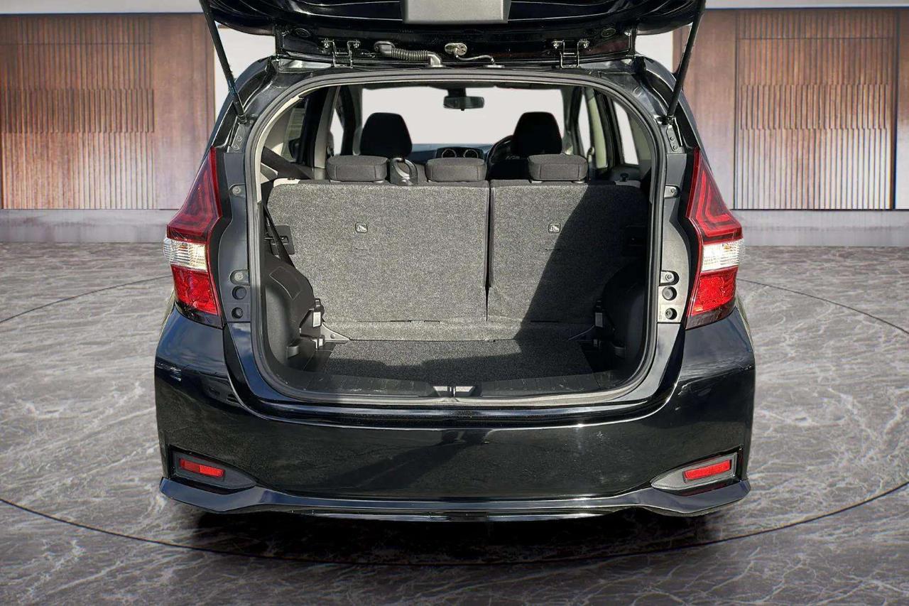 2016 Nissan Note thumbnail