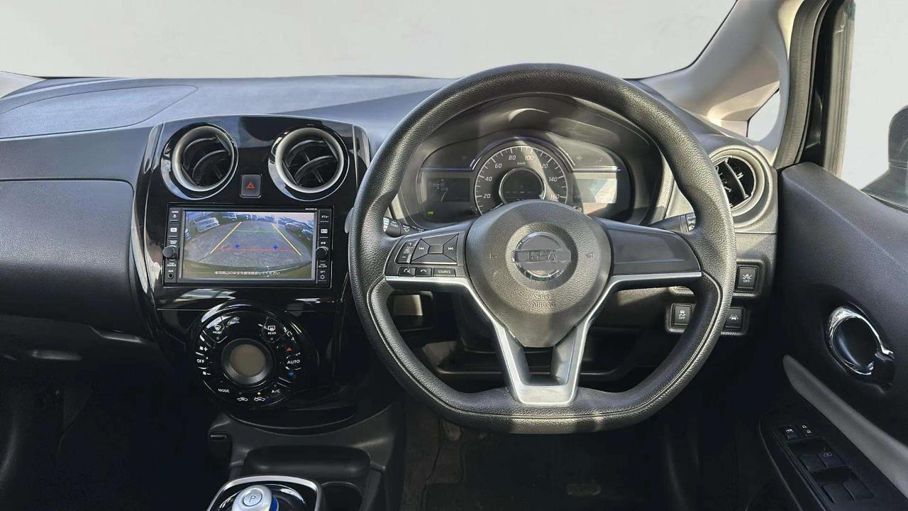 2016 Nissan Note thumbnail