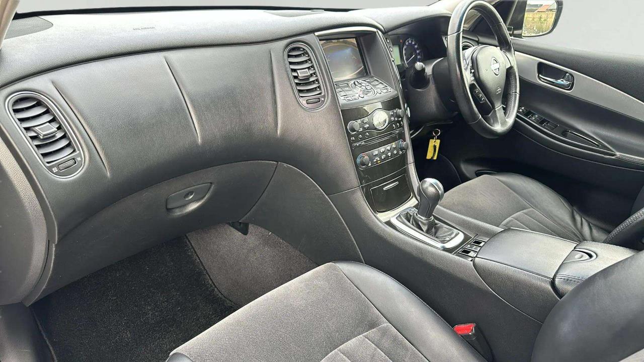 2012 Nissan Skyline thumbnail