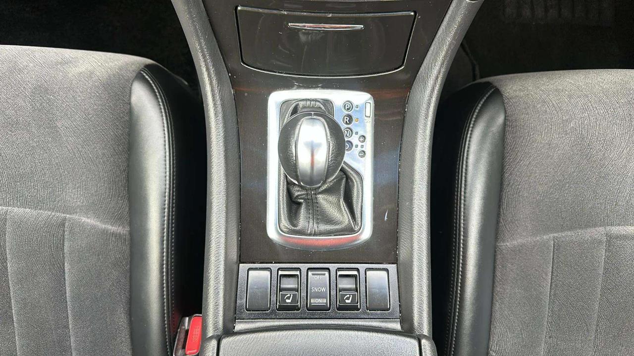 2012 Nissan Skyline thumbnail