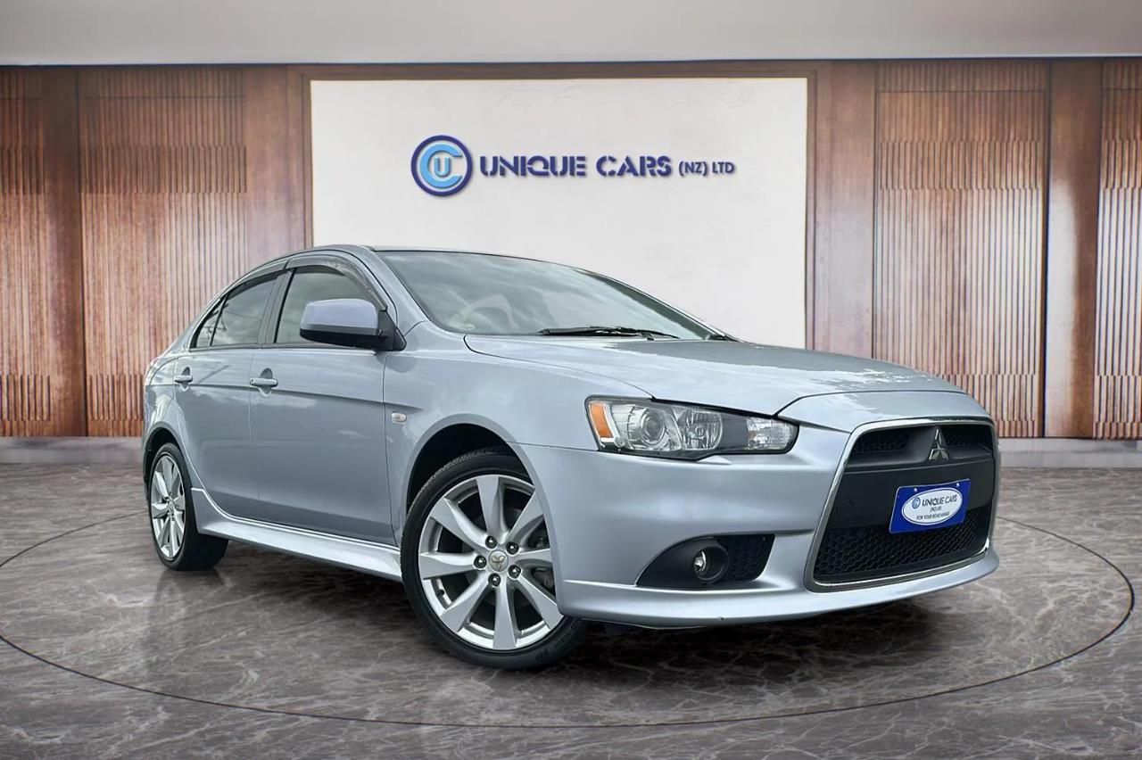 2014 Mitsubishi Galant thumbnail