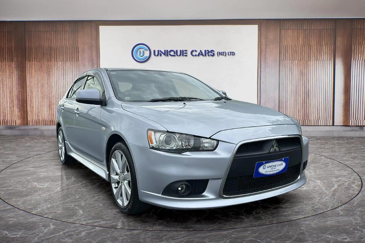 2014 Mitsubishi Galant thumbnail