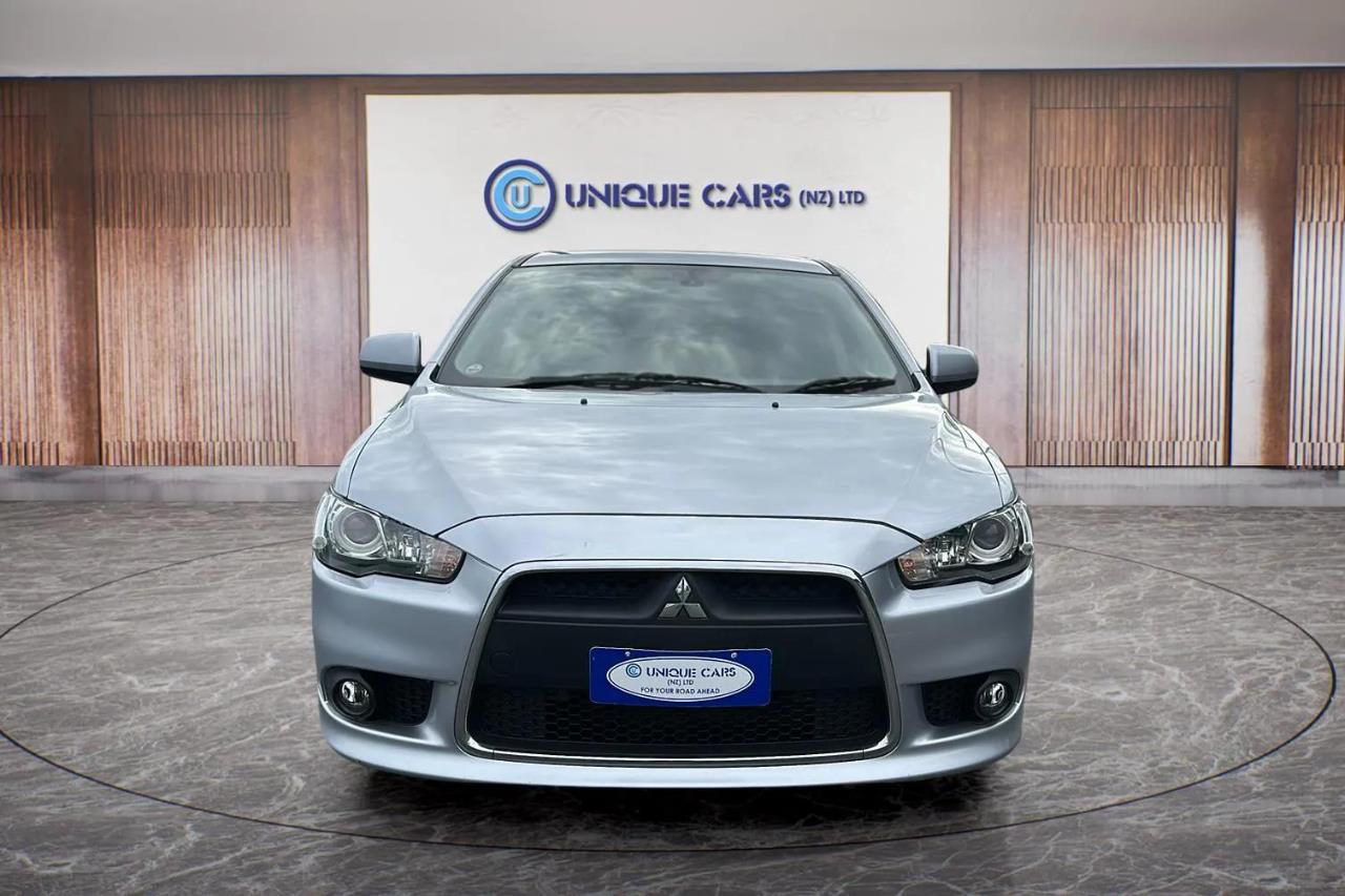 2014 Mitsubishi Galant thumbnail