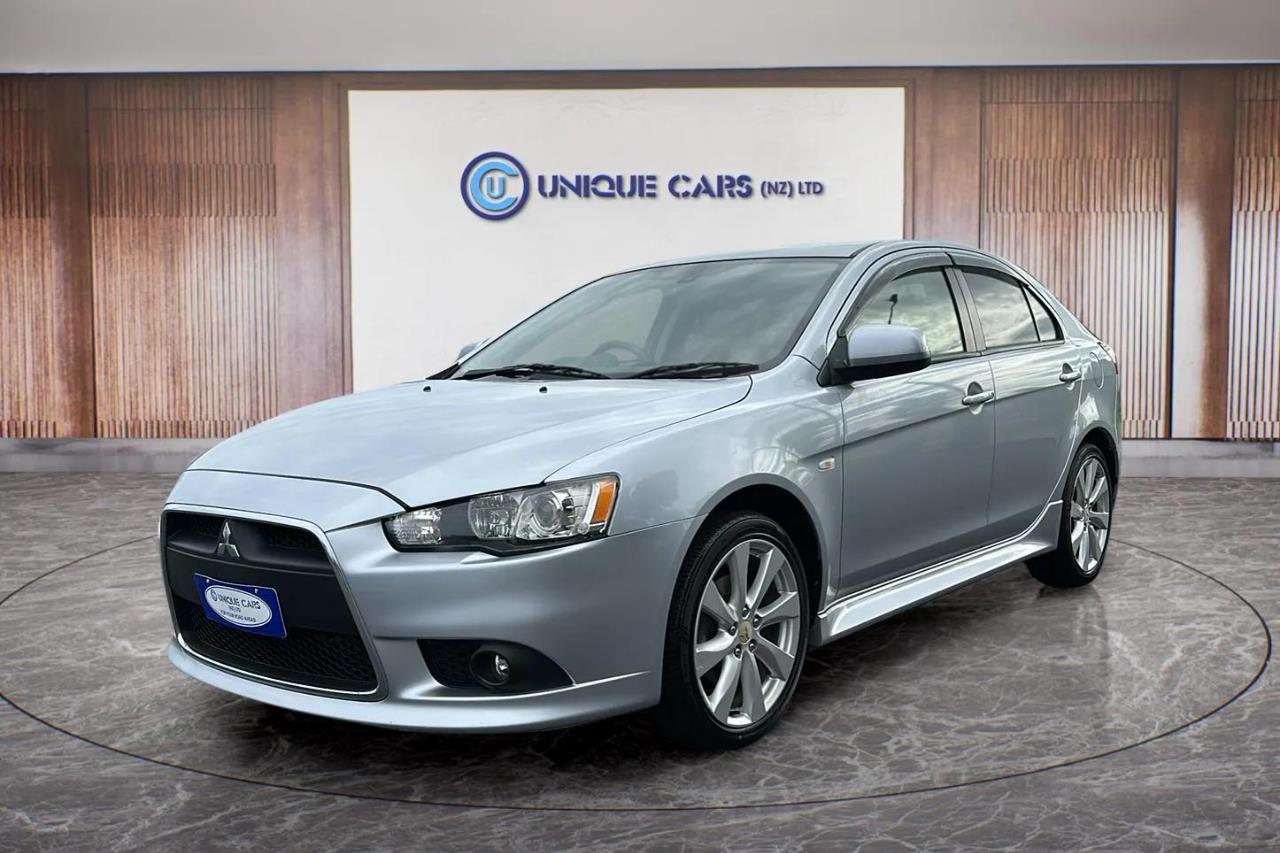 2014 Mitsubishi Galant thumbnail
