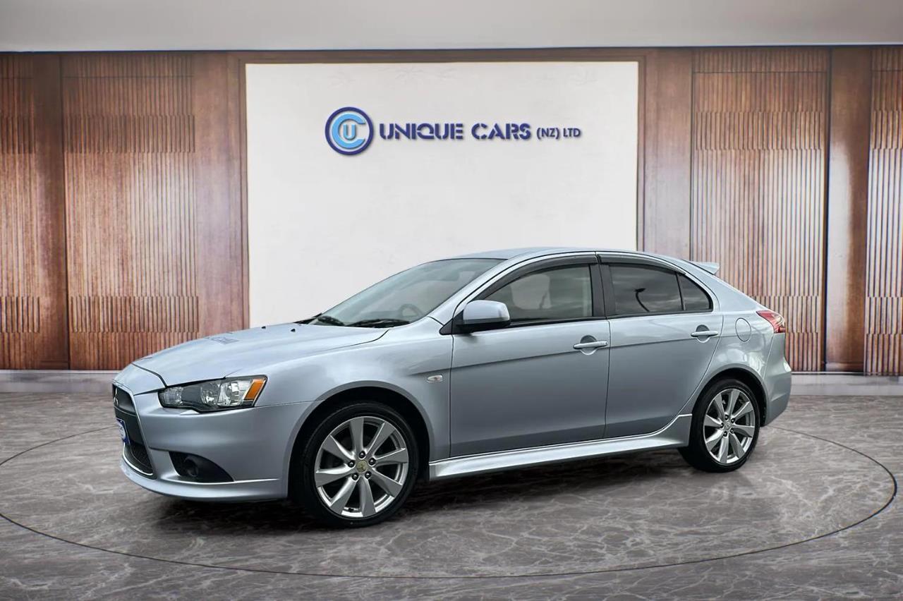 2014 Mitsubishi Galant thumbnail