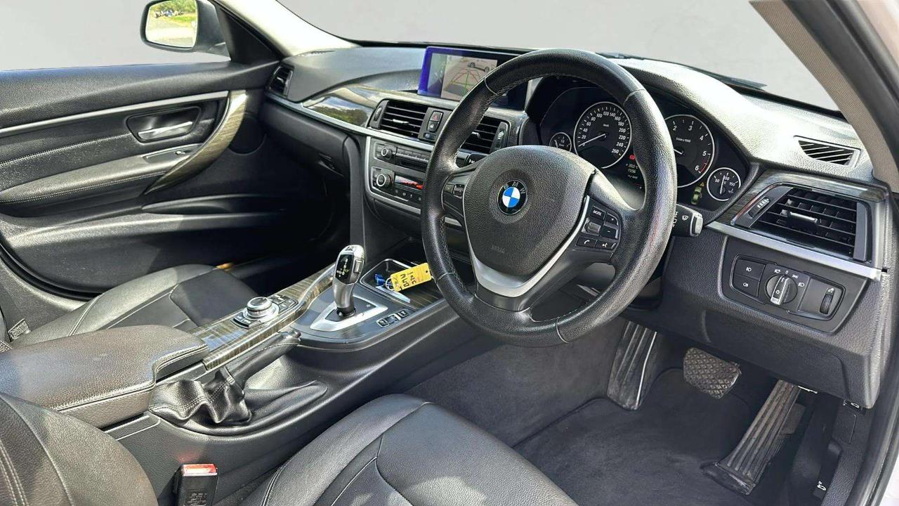 2013 BMW 320D thumbnail