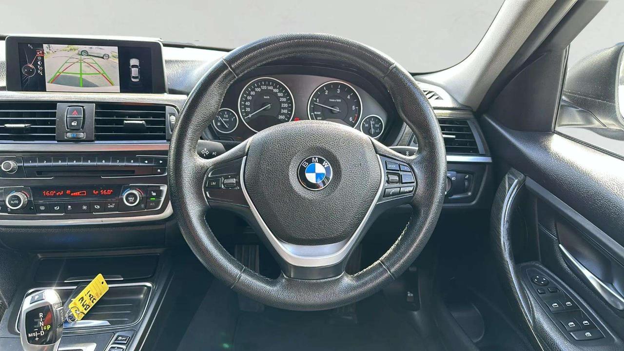 2013 BMW 320D thumbnail