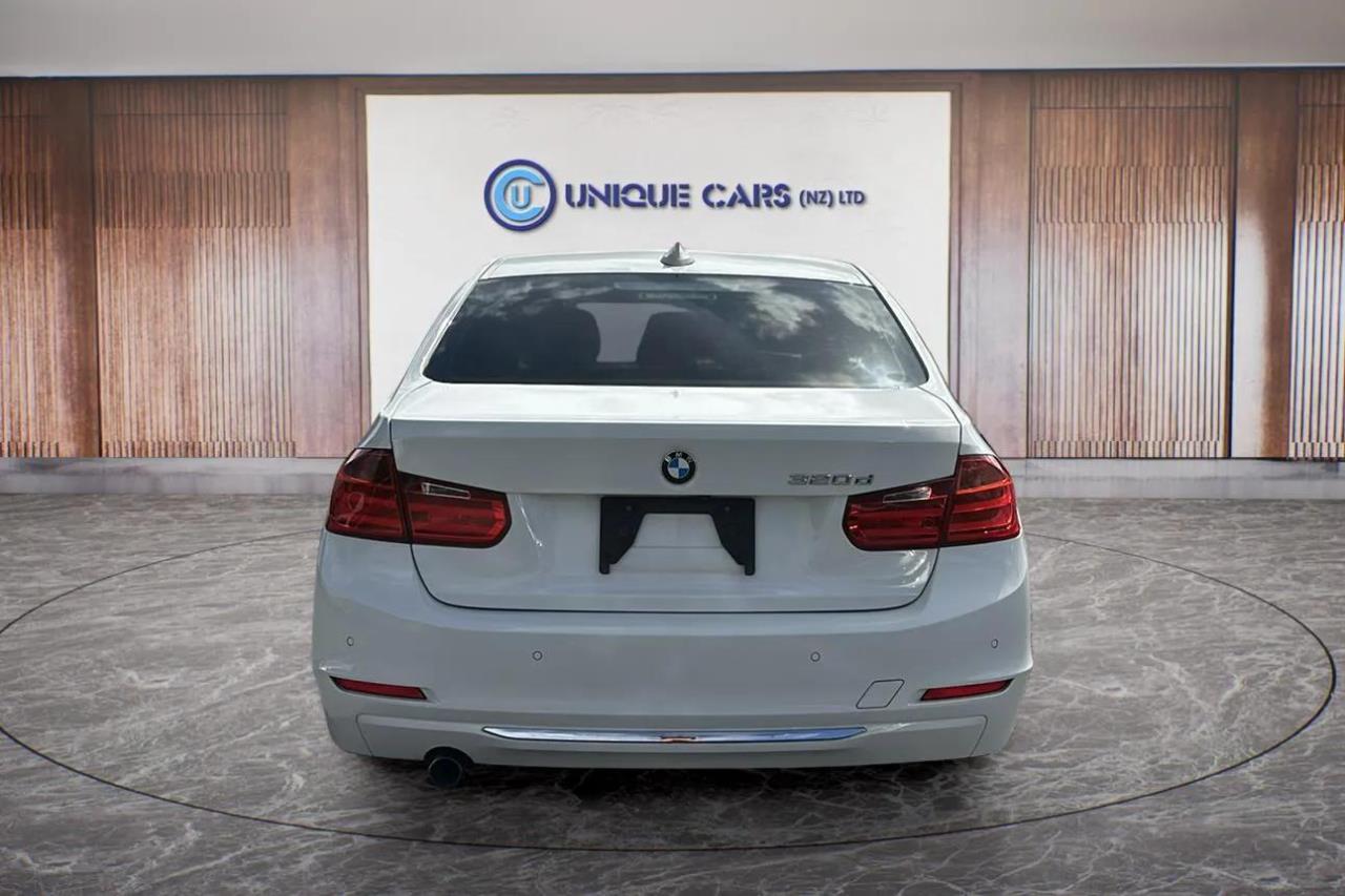 2013 BMW 320D thumbnail