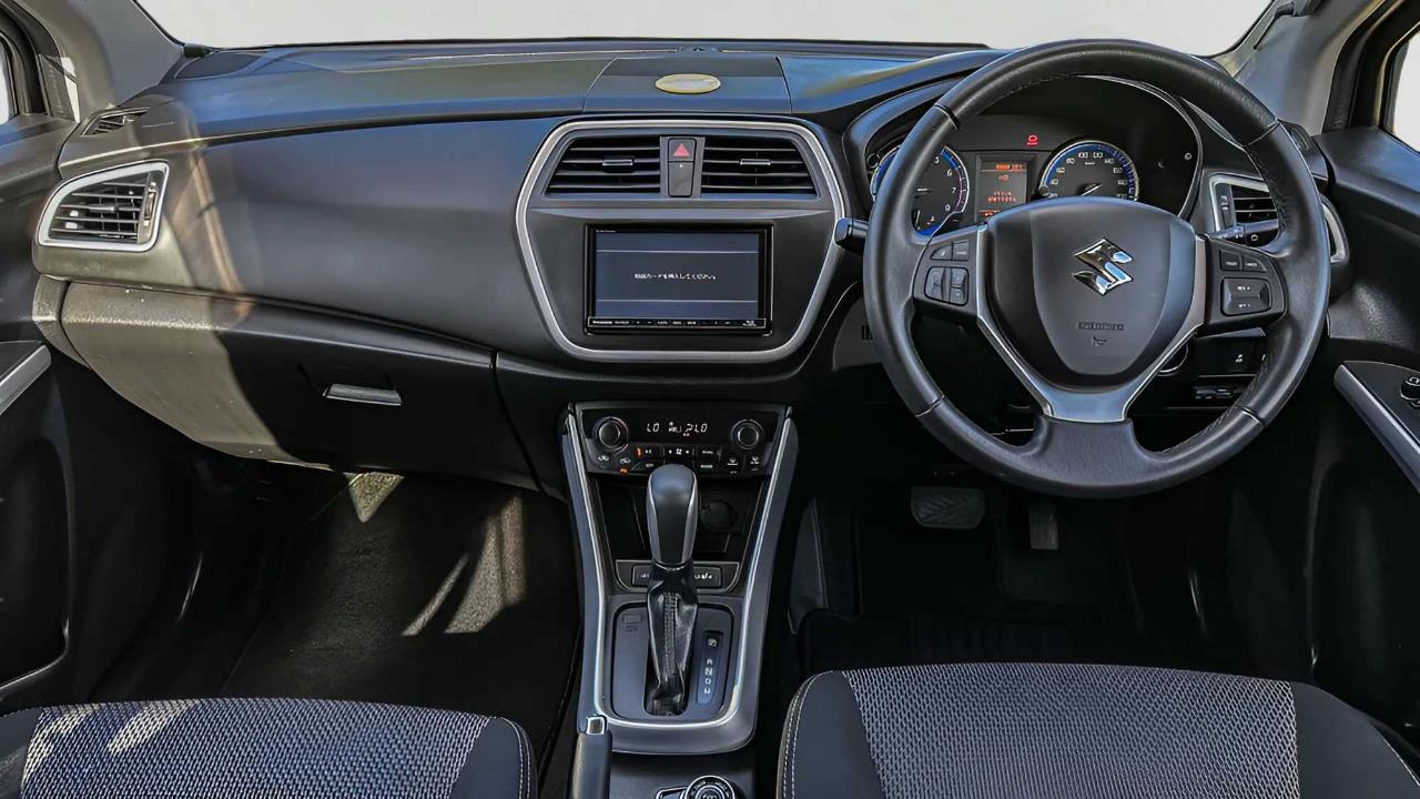2015 Suzuki SX4 thumbnail